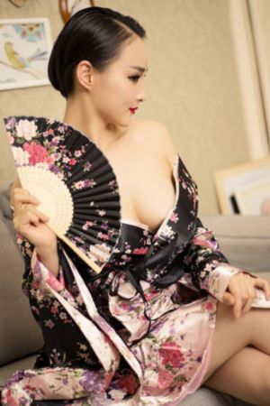 办公室娇喘的短裙老师在线播放_720电视剧在线观看